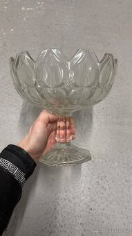 Skleněná masivní broušená mísa