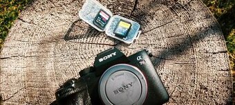 Sony Alpha A7R IV + paměťové karty