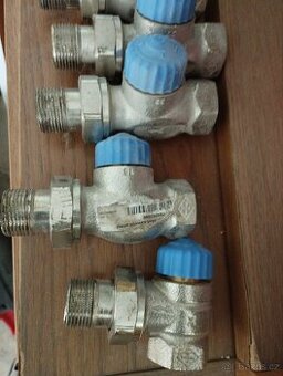 IMI Termostatický ventil samotížný DN20