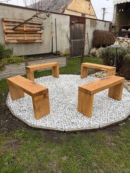 Zahradní lavice k ohništi