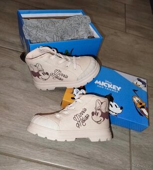 Kotníkové boty s Minnie 25