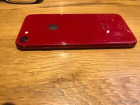 iphone 8 RED muzejní kus  A++ sklo