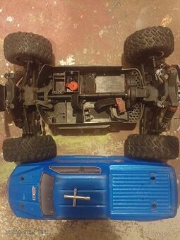 RC auto arrma big rock 3s