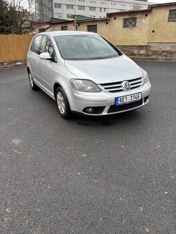 VW Golf  1.6 FSI 85kw r.v. 5/2005 najeto 111tis