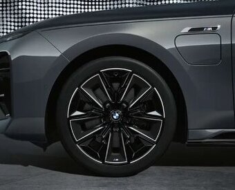 BMW 7 G70 zimní kola vzor 909M
