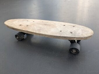 První skateboard