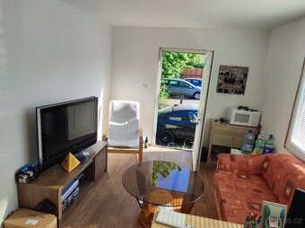 Kancelář (buňka) 5x3m klimatizace/topení, zatepleno