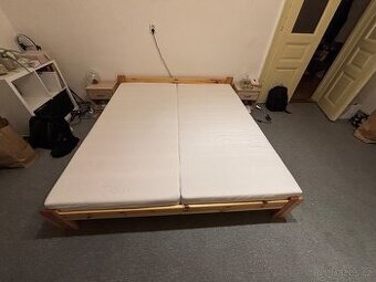 Postel 180x200 s matracemi a roštem