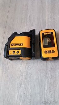 Samonivelační křížový laser DeWALT s detektorem a stativem