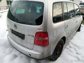 Prodam díly na VW Touran r.v.2003 1.6FSI 85kw - 1