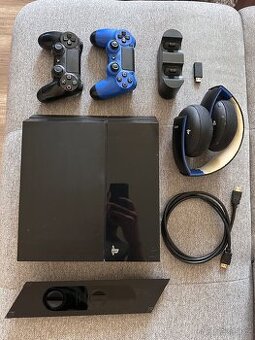 Sony Playstation 4, 500GB, černý