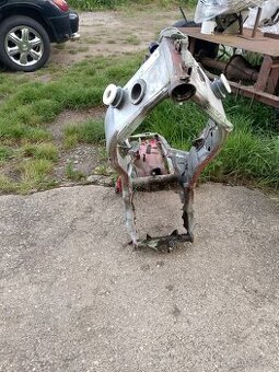 FZR 600 RÁM