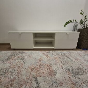 Tv stolek BYAS, bílý lesk