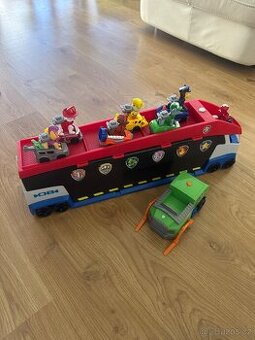 Tlapkátor s figurkami