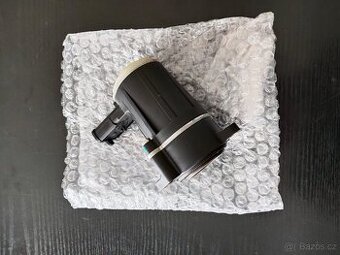 Tesla Model S, X. Servo motor ruční brzdy