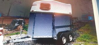 Přívěs na 2 koně s laminátovou střechou