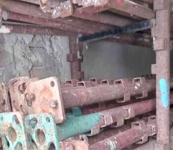 Haki lešení - čtvercová a obdélníková patka / stojky