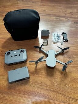 Dron DJI Mini 2 Fly More Combo