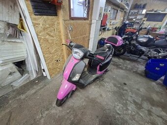 Skútr 125