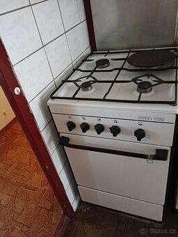 Plynový sporák s plynovou trobou Mora 1100