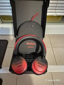 Solární bezdrátová sluchátka Urbanista LosAngeles -HOGO BOSS