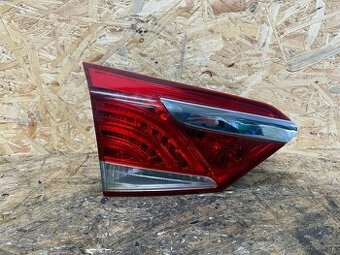 LEVÉ VNITŘNÍ SVĚTLO PÁTÝCH DVEŘÍ HYUNDAI I40 KOMBI