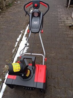 Prodám elektrickou frézu na sníh - 1