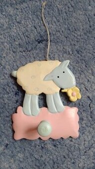 Věšák OZDOBNÝ pro děti