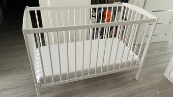 Dětská postýlka 120×60 cm - BÍLA - TOP STAV