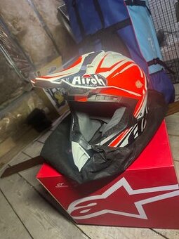 Prodam helmu airoh 55-56