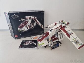 LEGO Star Wars 75309 UCS Válečná loď Republiky