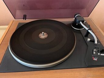 Gramofon Tesla NZC 431