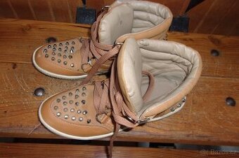 kotníkové kožené boty č. 39