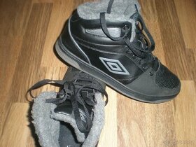 Kotníkové boty Umbro