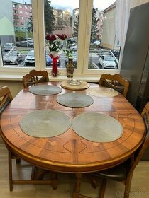 Jídelní stůl italský masiv a 4 ks židle