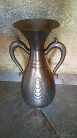 Stará velká hliníková váza