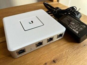 Ubiquiti UniFi Security Gateway, USG