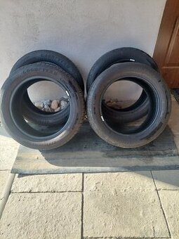 LETNÍ PNEU GOODYEAR EFFICIENTGRIP 205/55 R17 91V-TÉMĚŘ NOVÉ