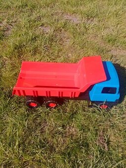 Sklápěcí auto Tatra