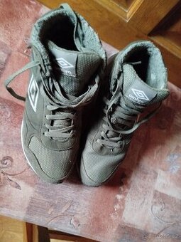 Kotníkové boty botasky Umbro