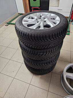 Alu Kola Toyota Auris 5x114,3 zimní gumy 205/55/R16