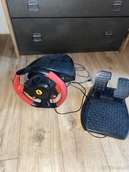 Thrustmaster volant