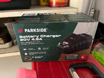 Nabíječka AKU baterií Parkside 20 V 4,5 A