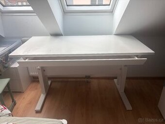 Dětský rostoucí psací stůl
