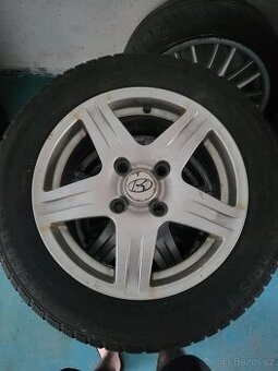 Hyundai kola R15 6,5Jx15 ET 42 gumy 195/55 R15 91H letní 7mm