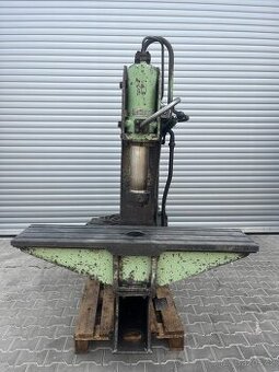 Hydraulický lis CDC 30