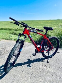 Rock Machine Torrent 27,5” – vzduchová vidlice, Shimano Deor