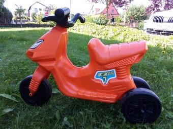 Plastová motorka