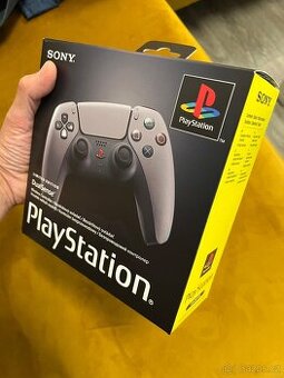 PlayStation 5 DualSense - 30th Anniversary Limited Edition