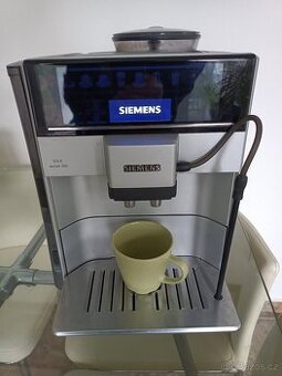 Automatický kávovar SIEMENS EQ.6 S300 -NA OPRAVU
